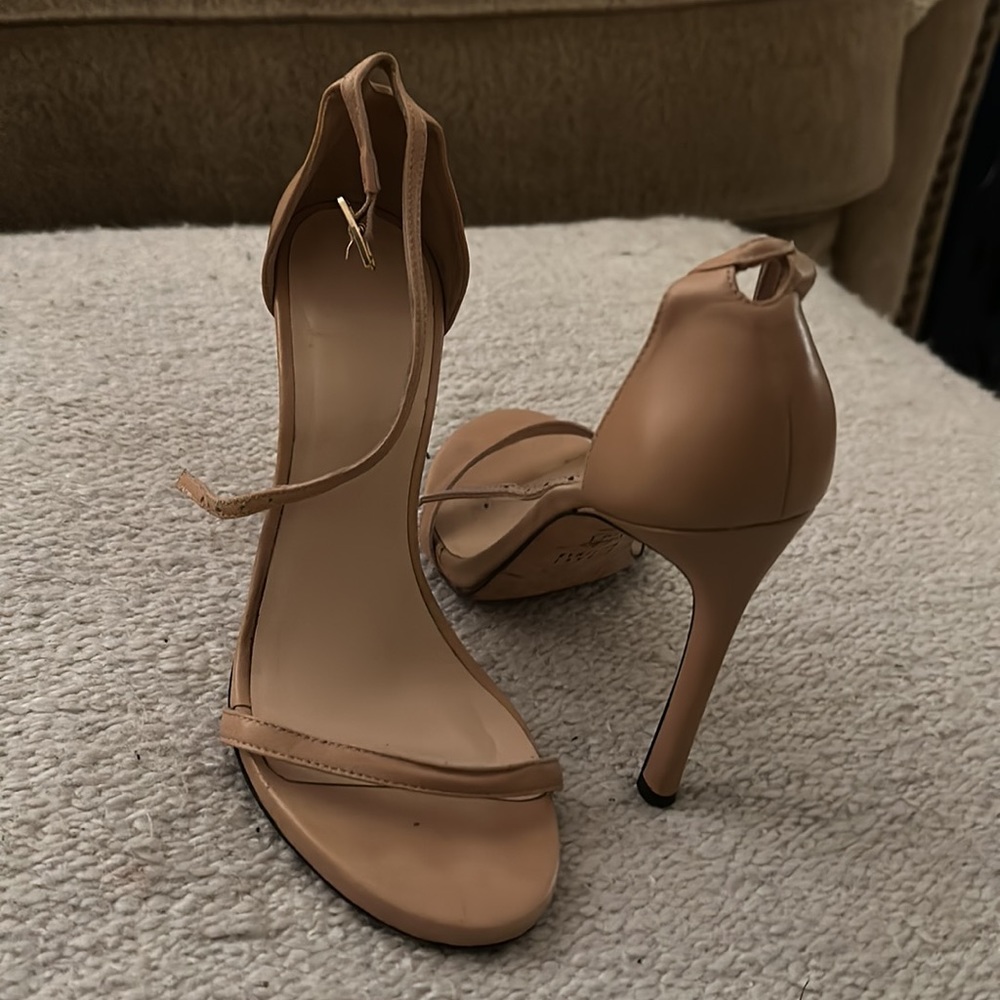 Stuart Weitzman Heels - 7 US women’s